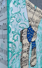 Load image into Gallery viewer, LEAVING FOOTPRINTS 15x20x3cm